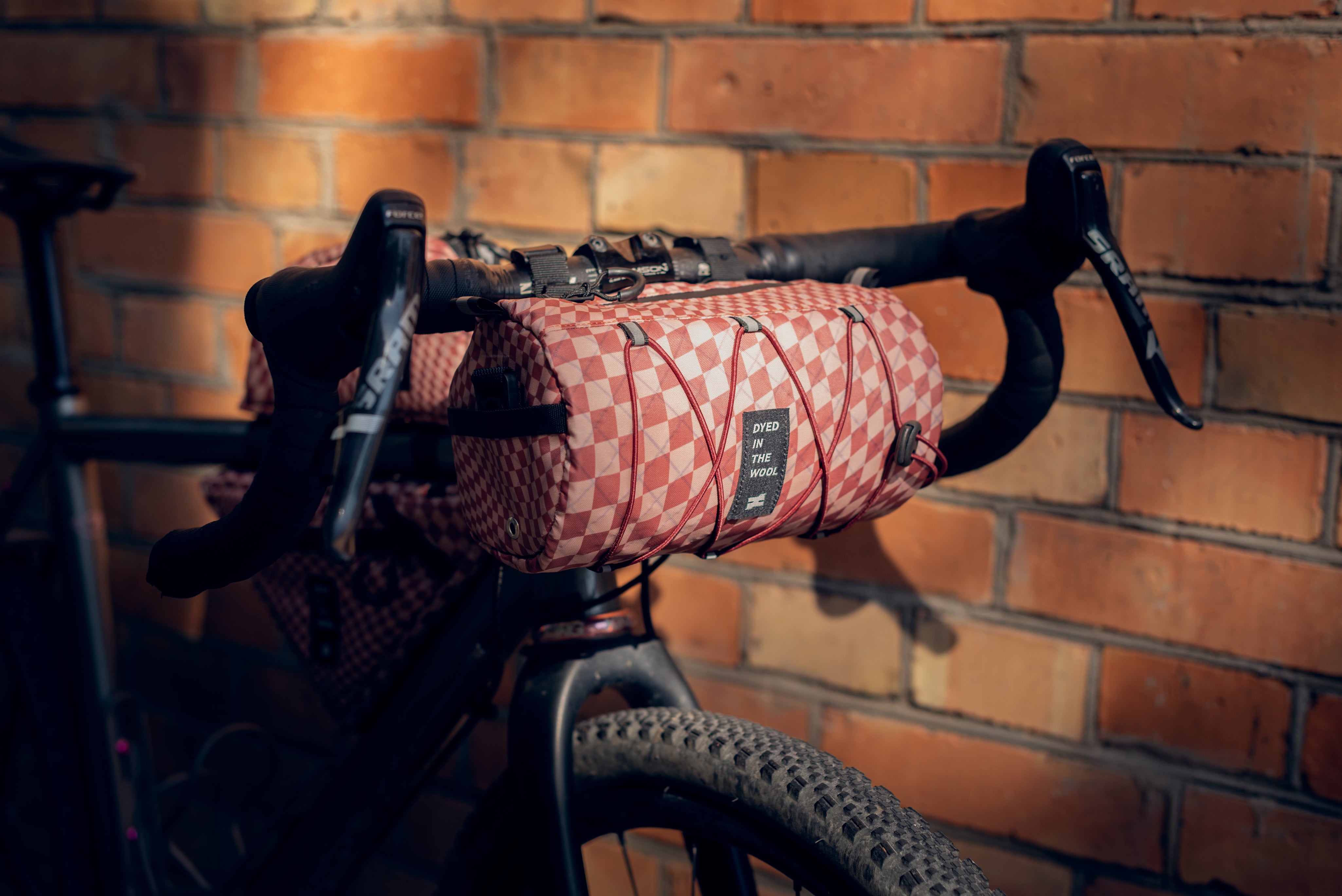 BAR ROLL |  BRICK CHEQUER