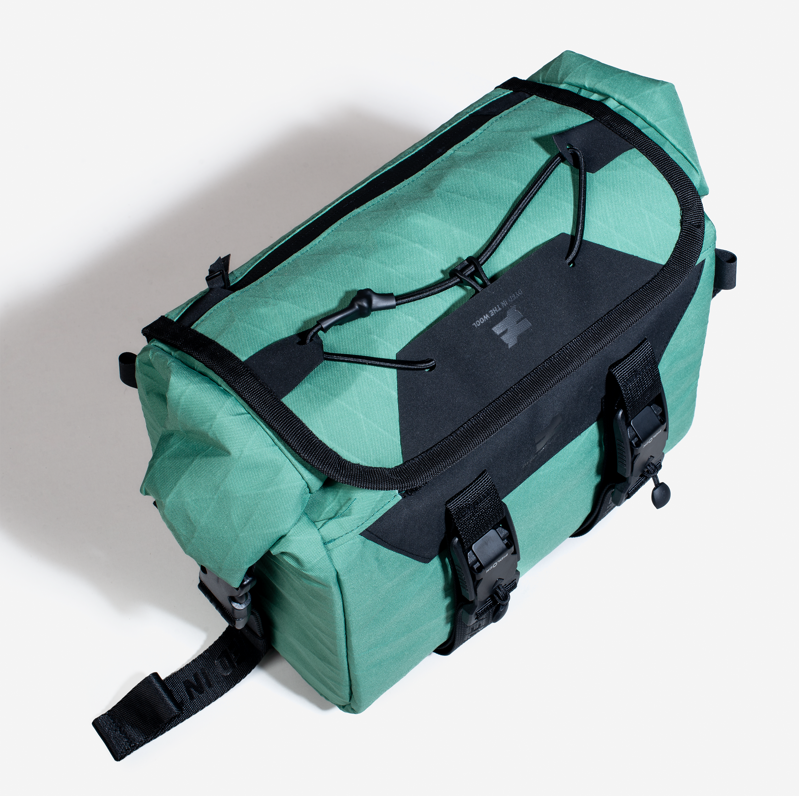 Top flap with elastic and zipped pocket